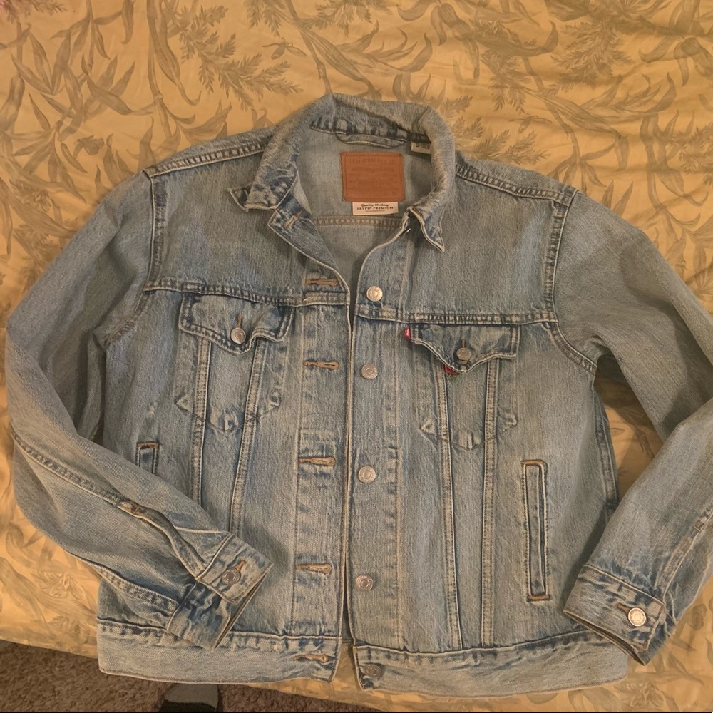 Levi’s jean jacket size M